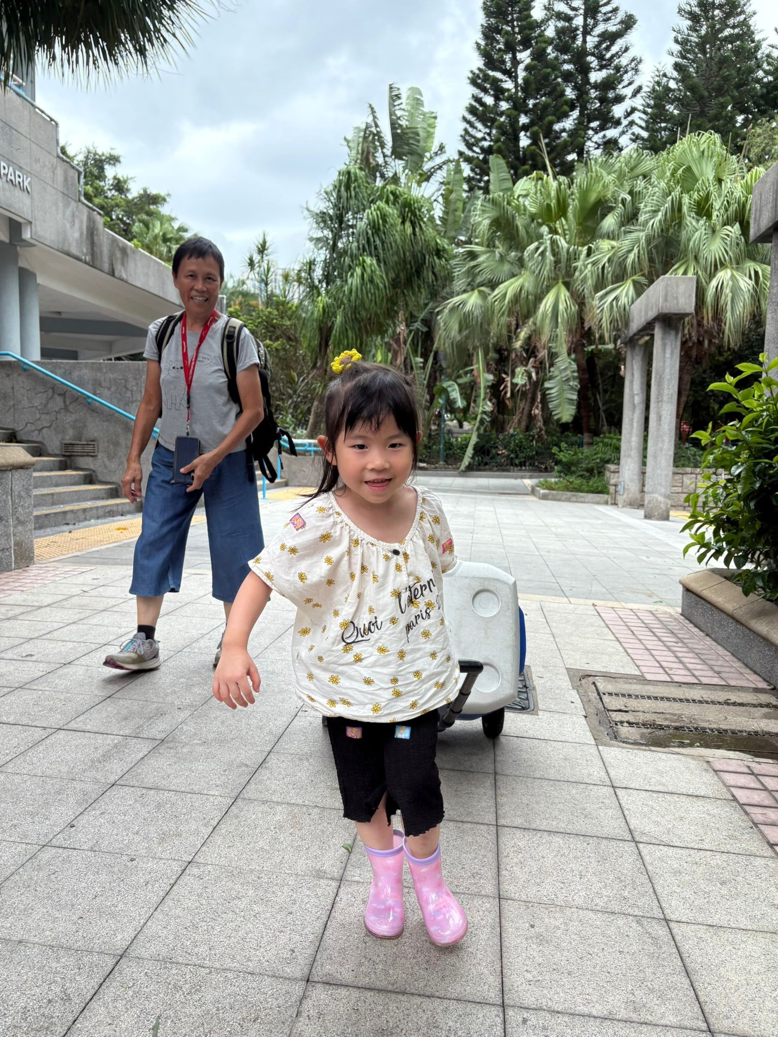 Volunteers preparing meals